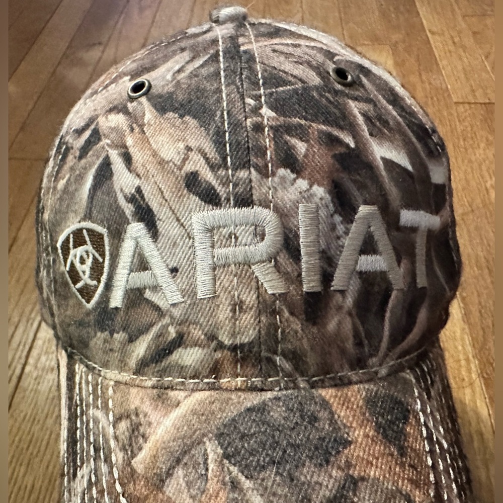 Ariat Camo Hat with Embroidered Logo - Picture 2 of 7